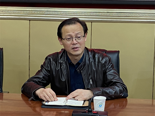 进修学院副院长李立发言.png