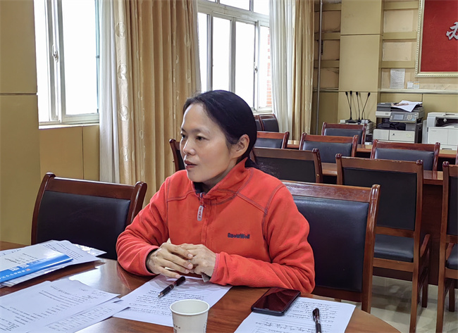 校教科室主任朱儒梅发言.jpg