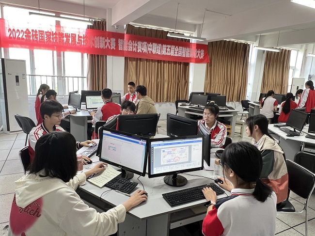 训练中的选手.jpg